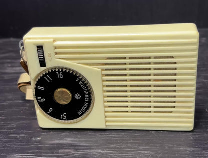 Hitachi TH-621 Vintage Transistor Radio