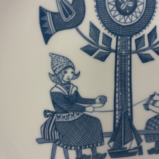 Royal Sphinx Maastricht Volendam Dutch Folklore Plate