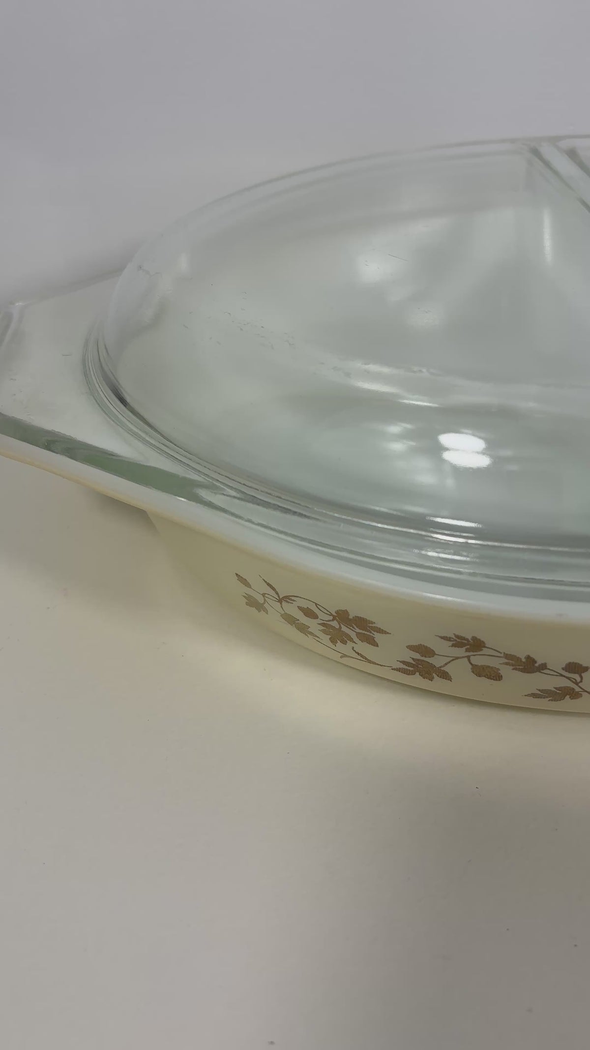 Pyrex Golden Acorn 1.5 Quart Divided Casserole Dish