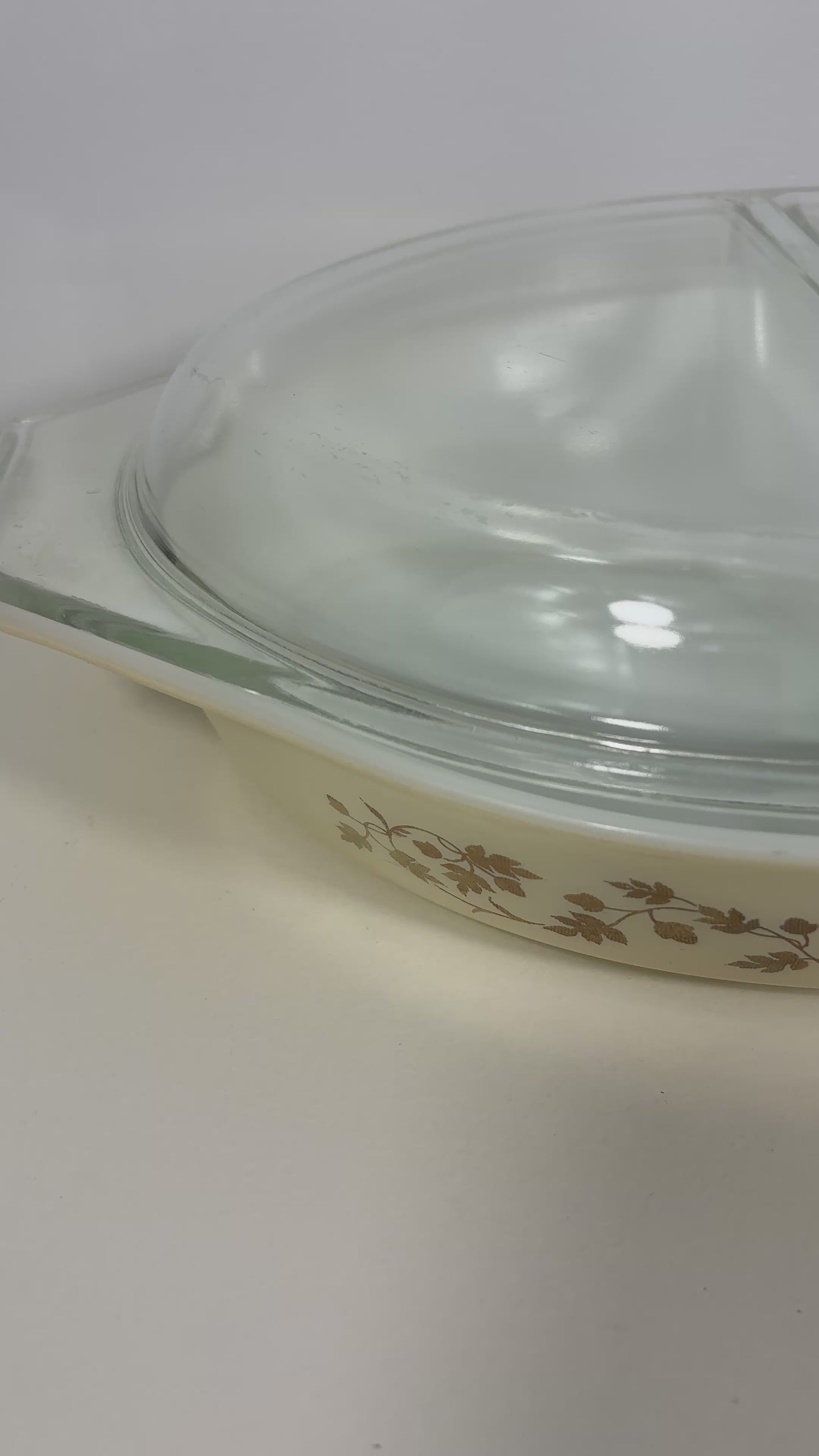 Pyrex Golden Acorn 1.5 Quart Divided Casserole Dish