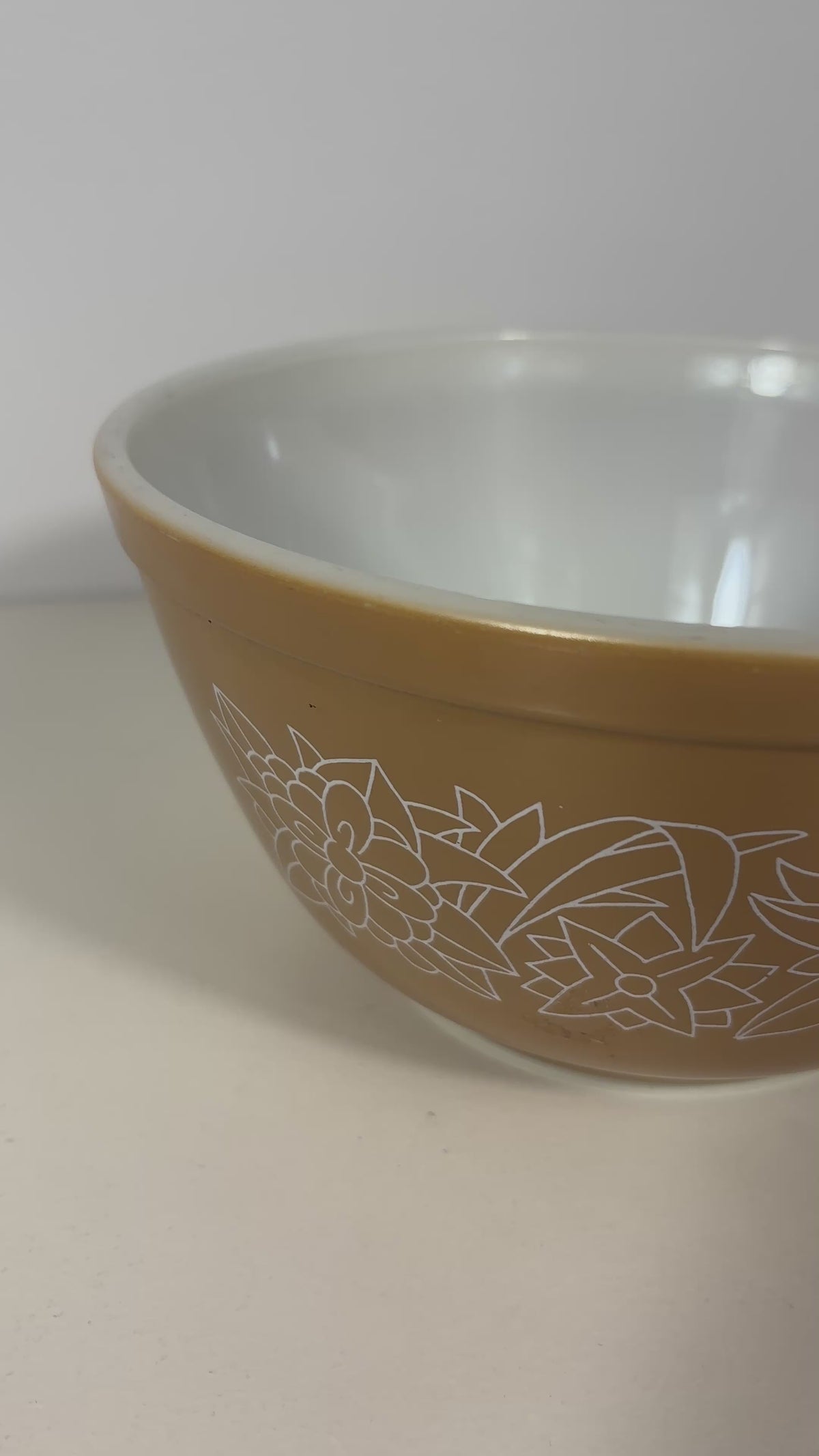 Pyrex Woodland 1.5 Quart Vintage Mixing Bowl