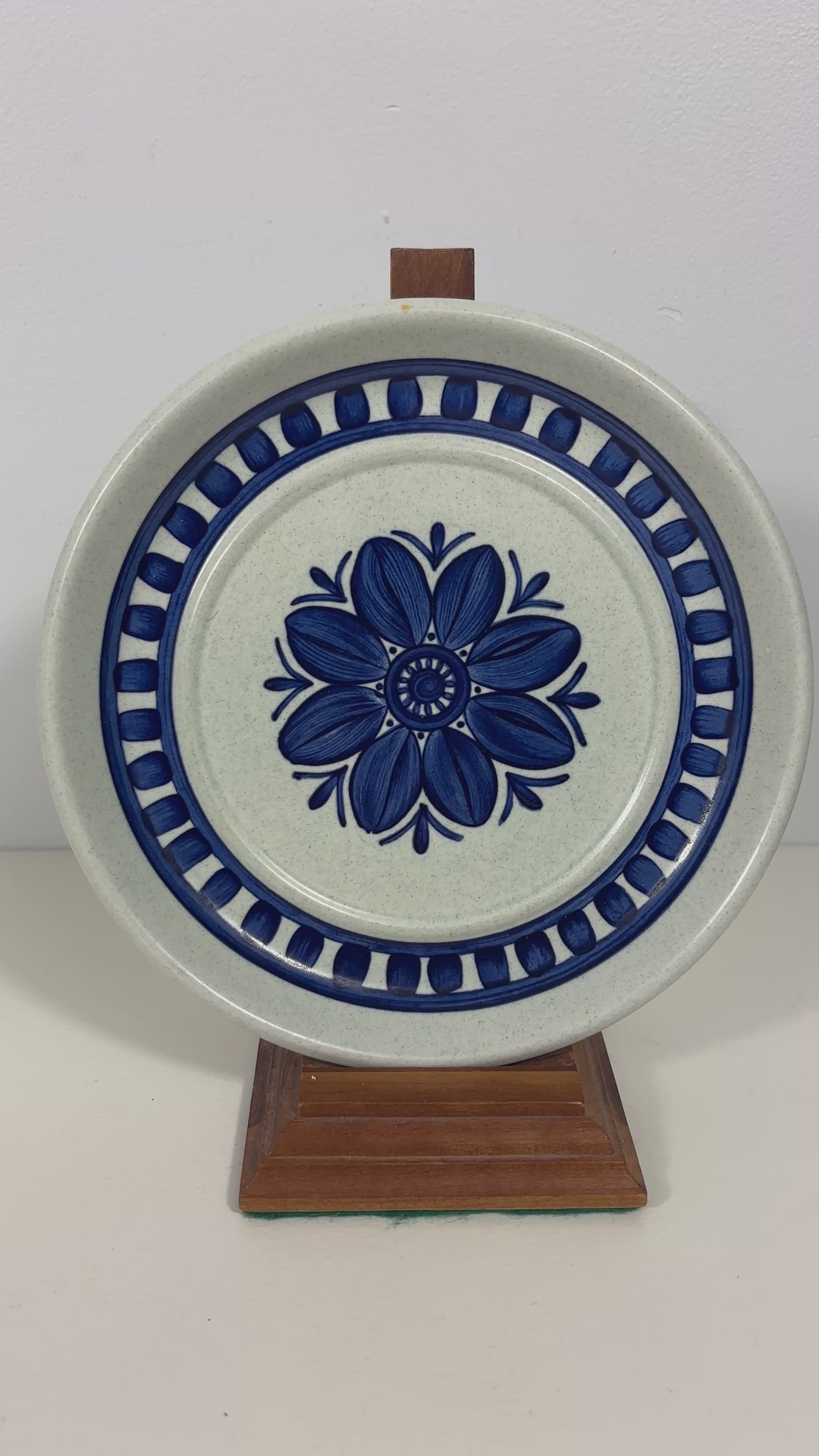 Stonehenge Midwinter Blue Dahlia Bread Plate