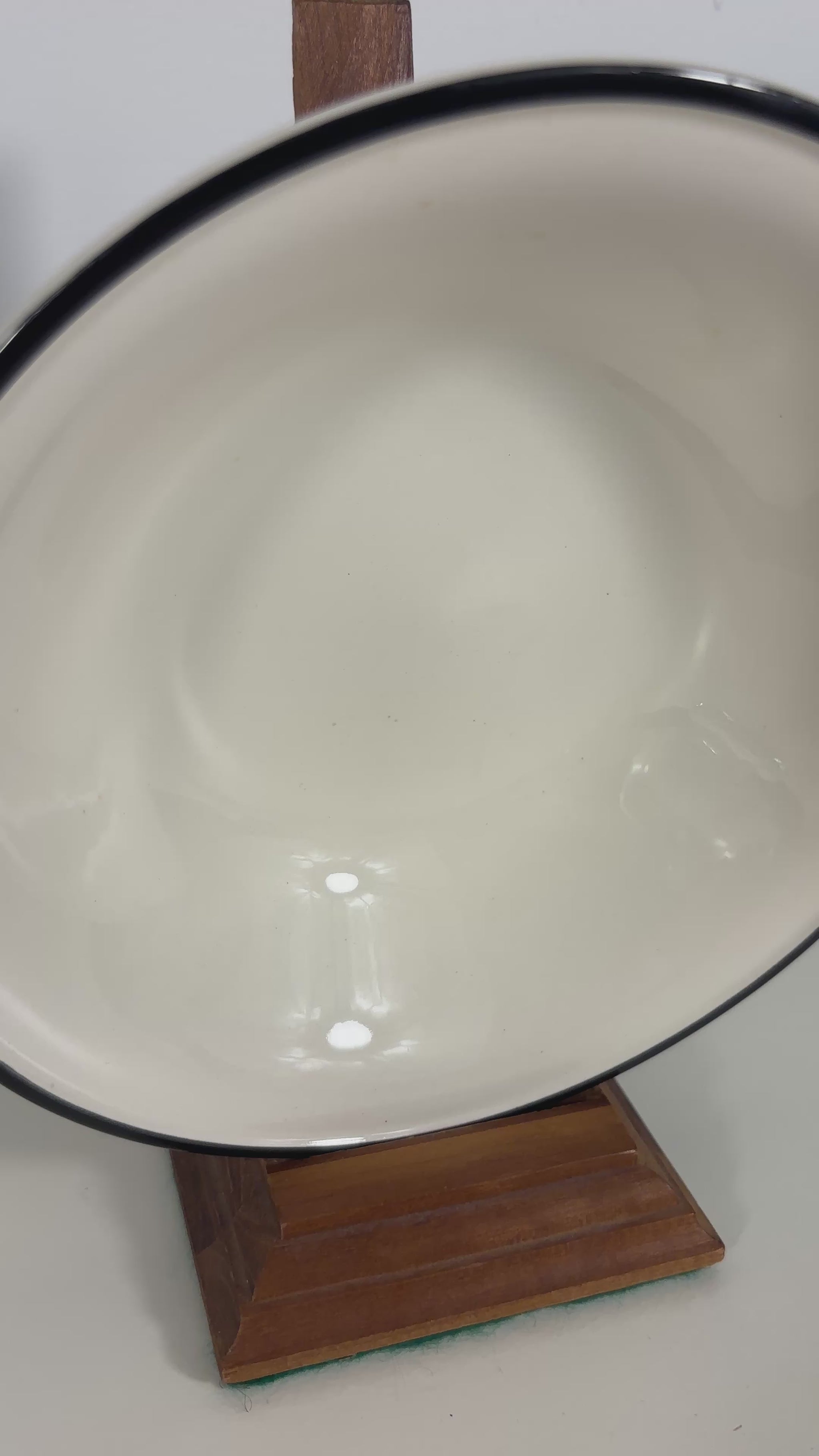 Arklow Ireland Honey Stone Soup Bowl