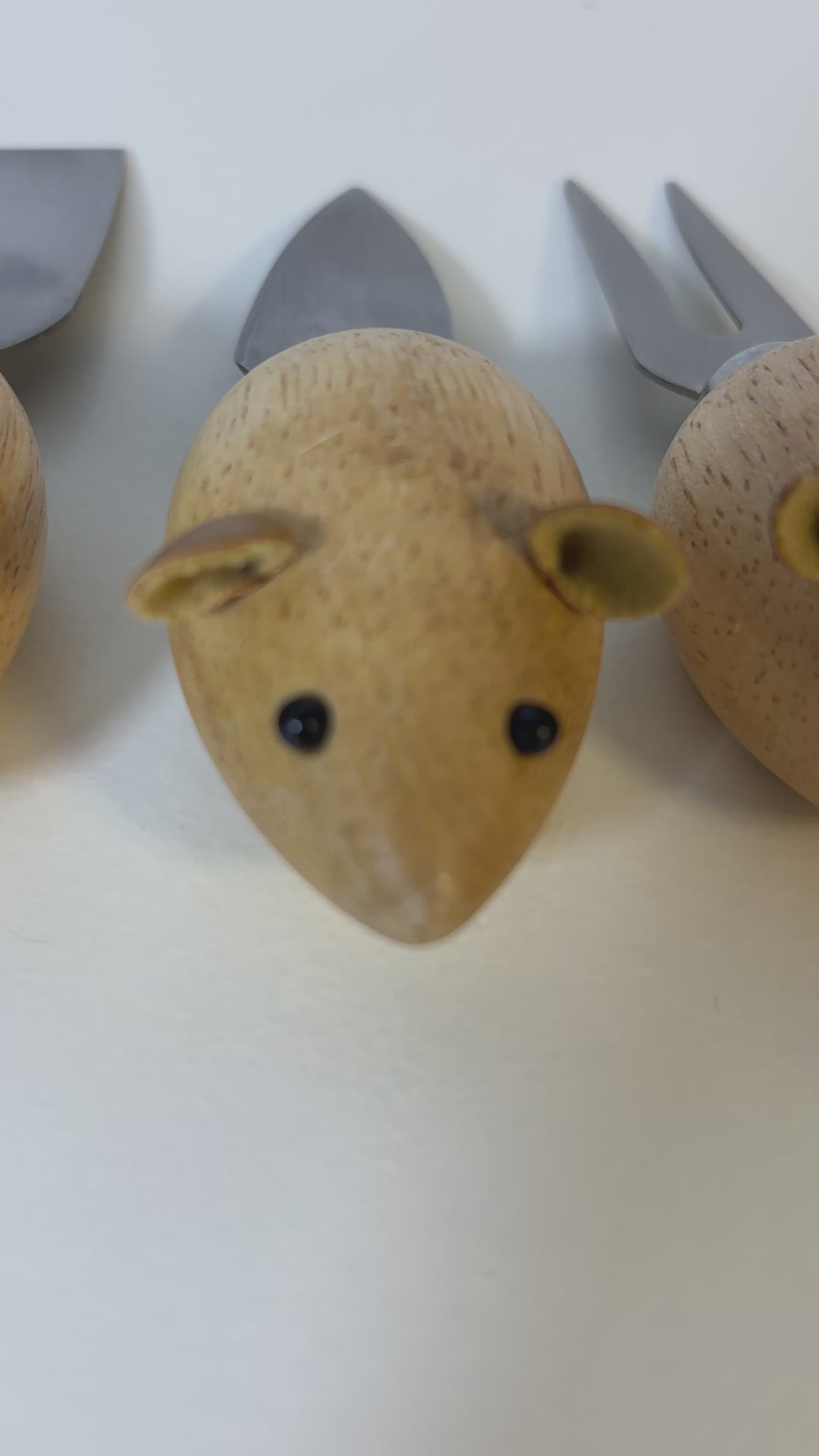 Kikkerland Mouse Cheese Knives Set