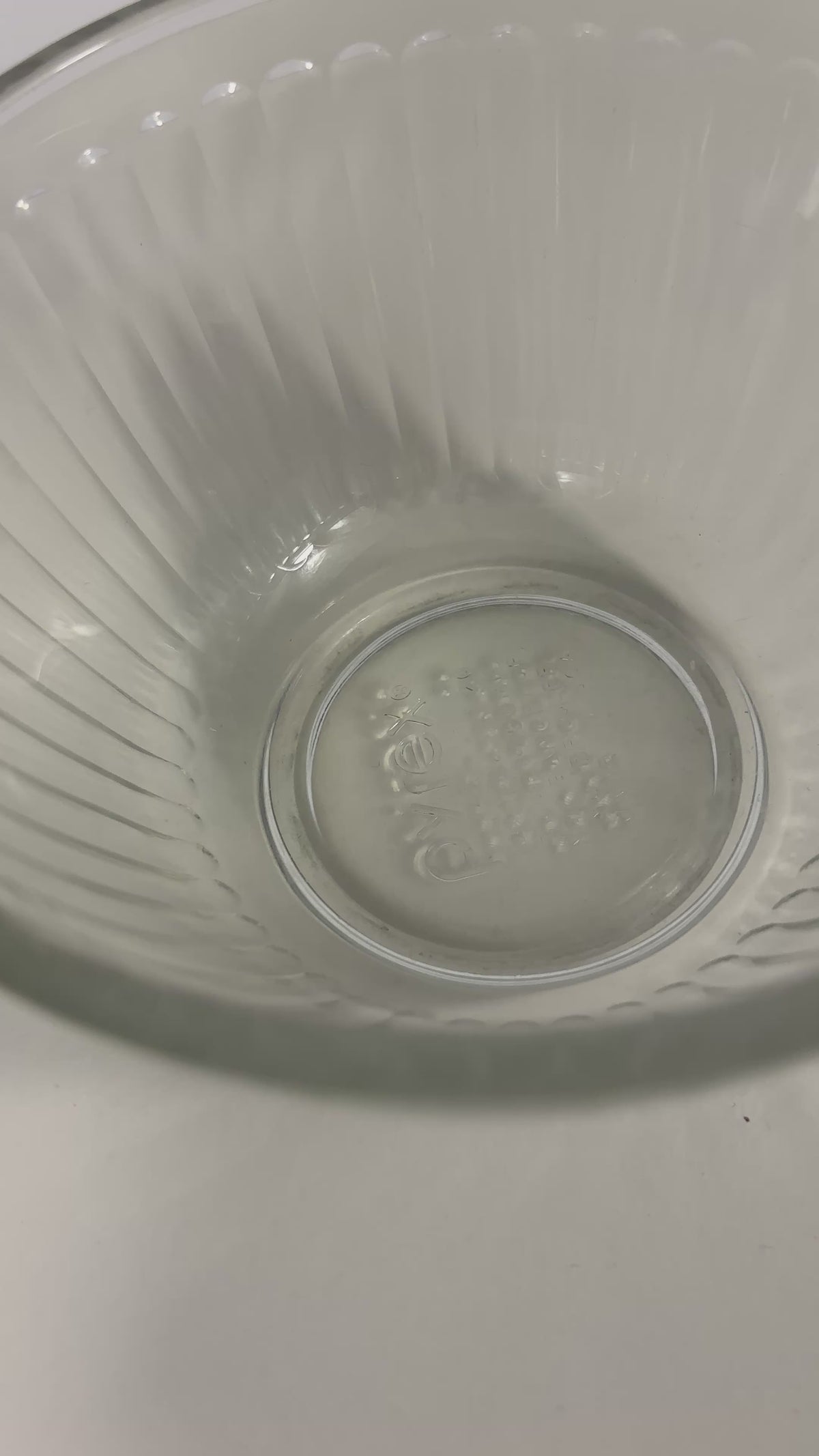 Pyrex 3 Cup 750ml Sculpted Ribbed Mixing Bowl