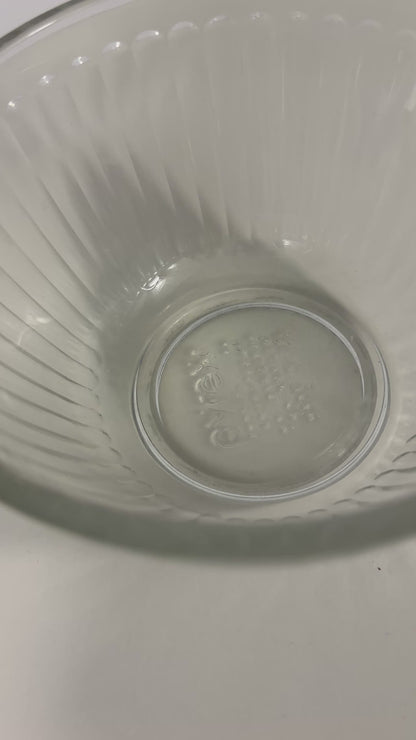 Pyrex 3 Cup 750ml Sculpted Ribbed Mixing Bowl