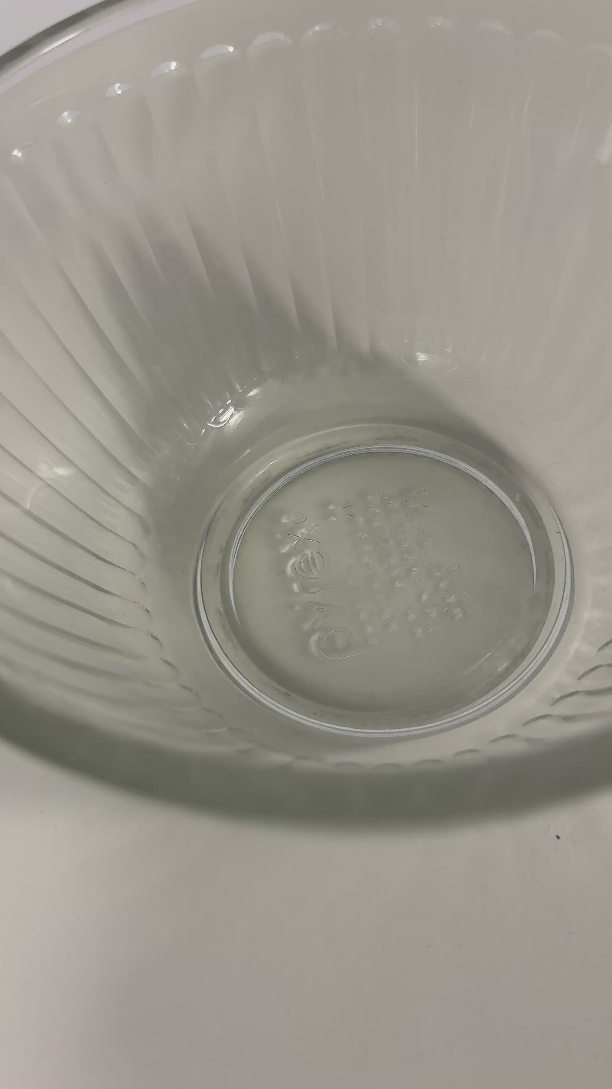 Pyrex 3 Cup 750ml Sculpted Ribbed Mixing Bowl