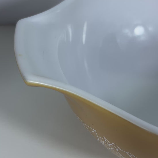 2.5 Quart Pyrex Woodland Cinderella Mixing Bowl