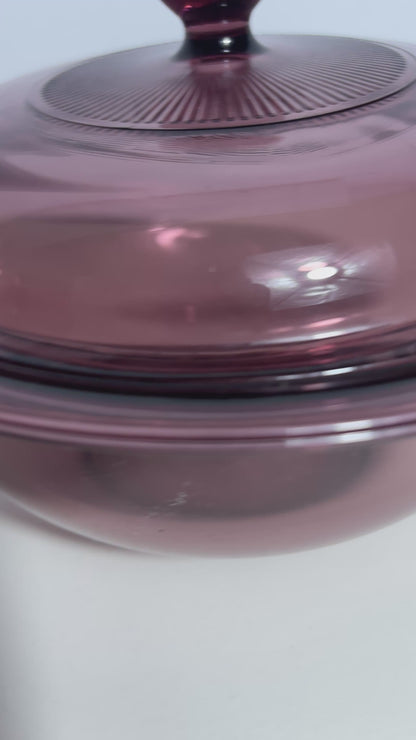 Vintage Cranberry Pyrex 1.5L Covered Casserole Dish