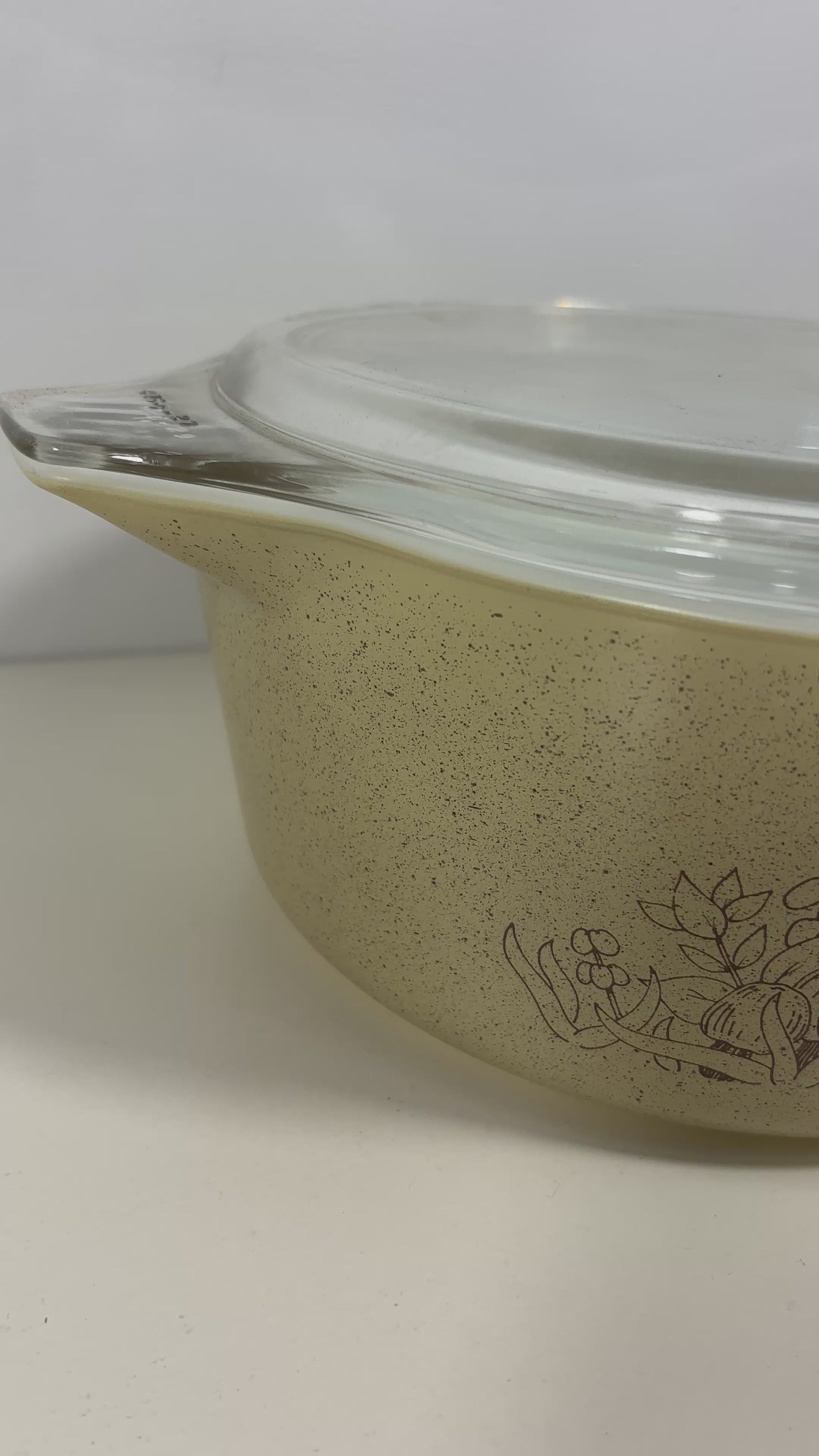 Pyrex Forest Fancies Mushroom Design 2.5 Liter Round Casserole Dish