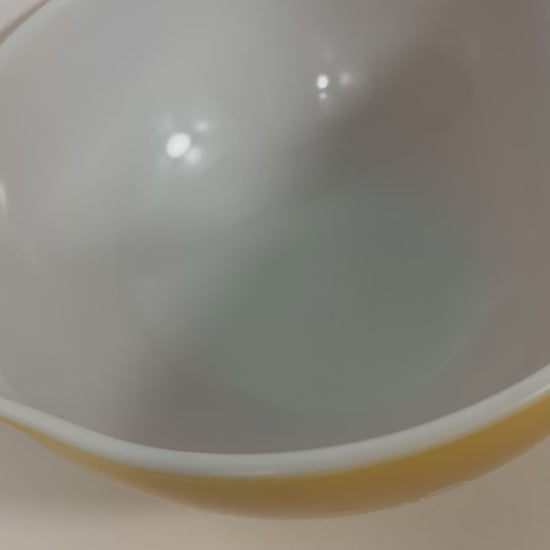 Pyrex Butterfly Gold 1.5 Quart Cinderella Mixing Bowl