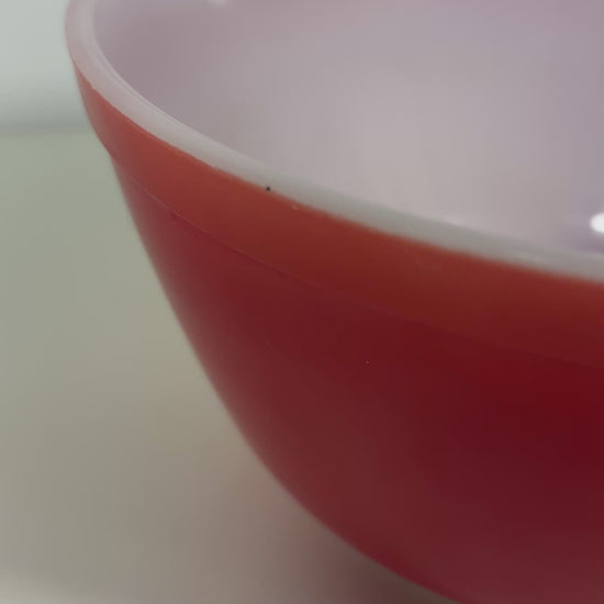 Pyrex Canada 1.5 Quart Primary Red Mixing Bowl