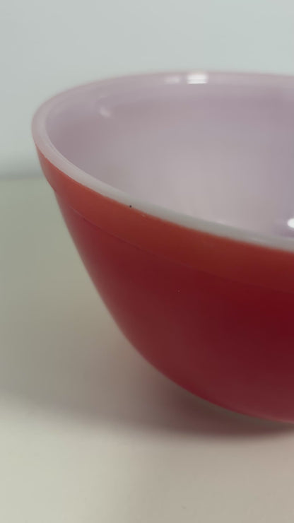 Pyrex Canada 1.5 Quart Primary Red Mixing Bowl