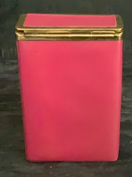 Princess Gardner Pink Butterfly Vintage Cigarette Case - HLJ at HomePrincess Gardner Pink Butterfly Vintage Cigarette CaseWomenPrincess Gardner