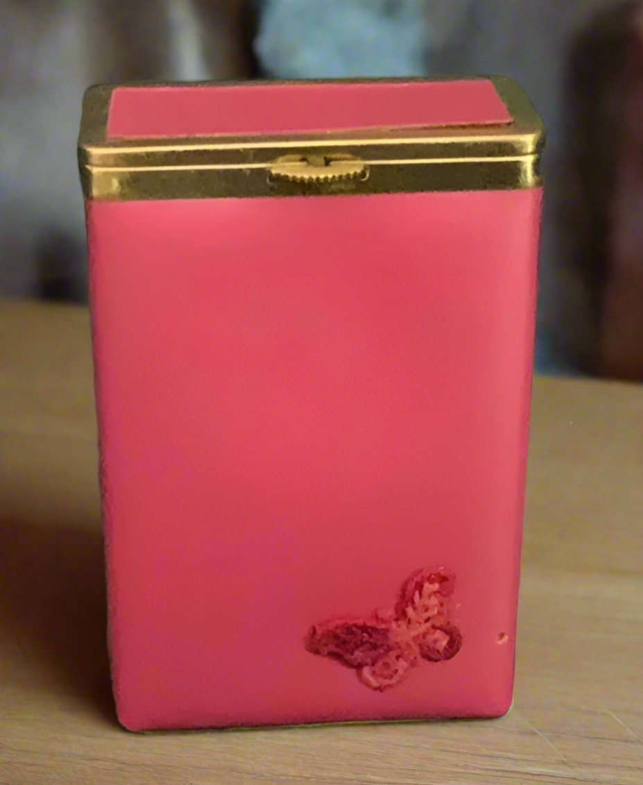 Princess Gardner Pink Butterfly Vintage Cigarette Case - HLJ at HomePrincess Gardner Pink Butterfly Vintage Cigarette CaseWomenPrincess Gardner