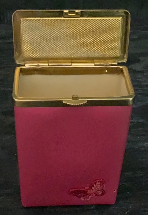 Princess Gardner Pink Butterfly Vintage Cigarette Case - HLJ at HomePrincess Gardner Pink Butterfly Vintage Cigarette CaseWomenPrincess Gardner