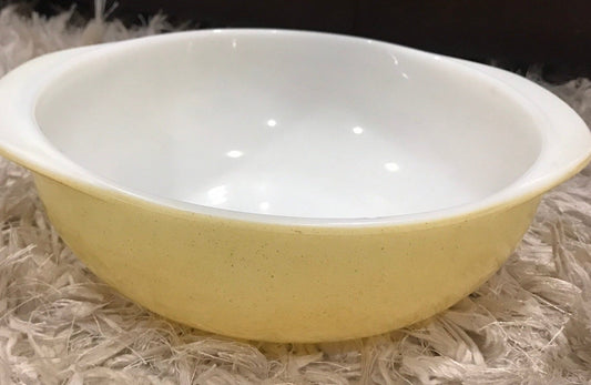 Pyrex 2 Quart Yellow Mixing Bowl 024 - HLJ at HomePyrex 2 Quart Yellow Mixing Bowl 024Mixing BowlPyrex