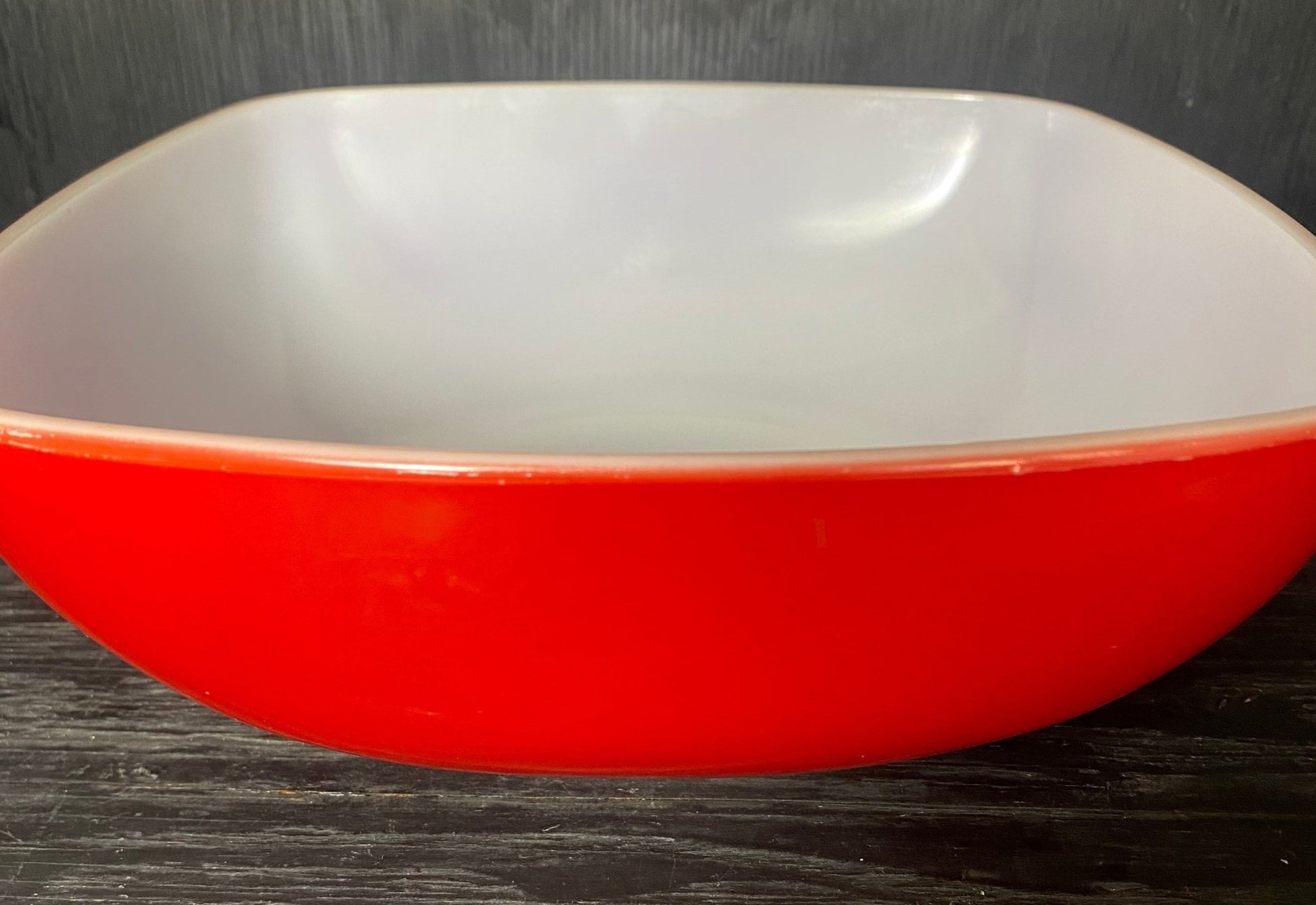 Pyrex 525B 2.5 Quart Red Square Serving Mixing Bowl - HLJ at HomePyrex 525B 2.5 Quart Red Square Serving Mixing BowlMixing BowlPyrex