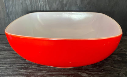 Pyrex 525B 2.5 Quart Red Square Serving Mixing Bowl