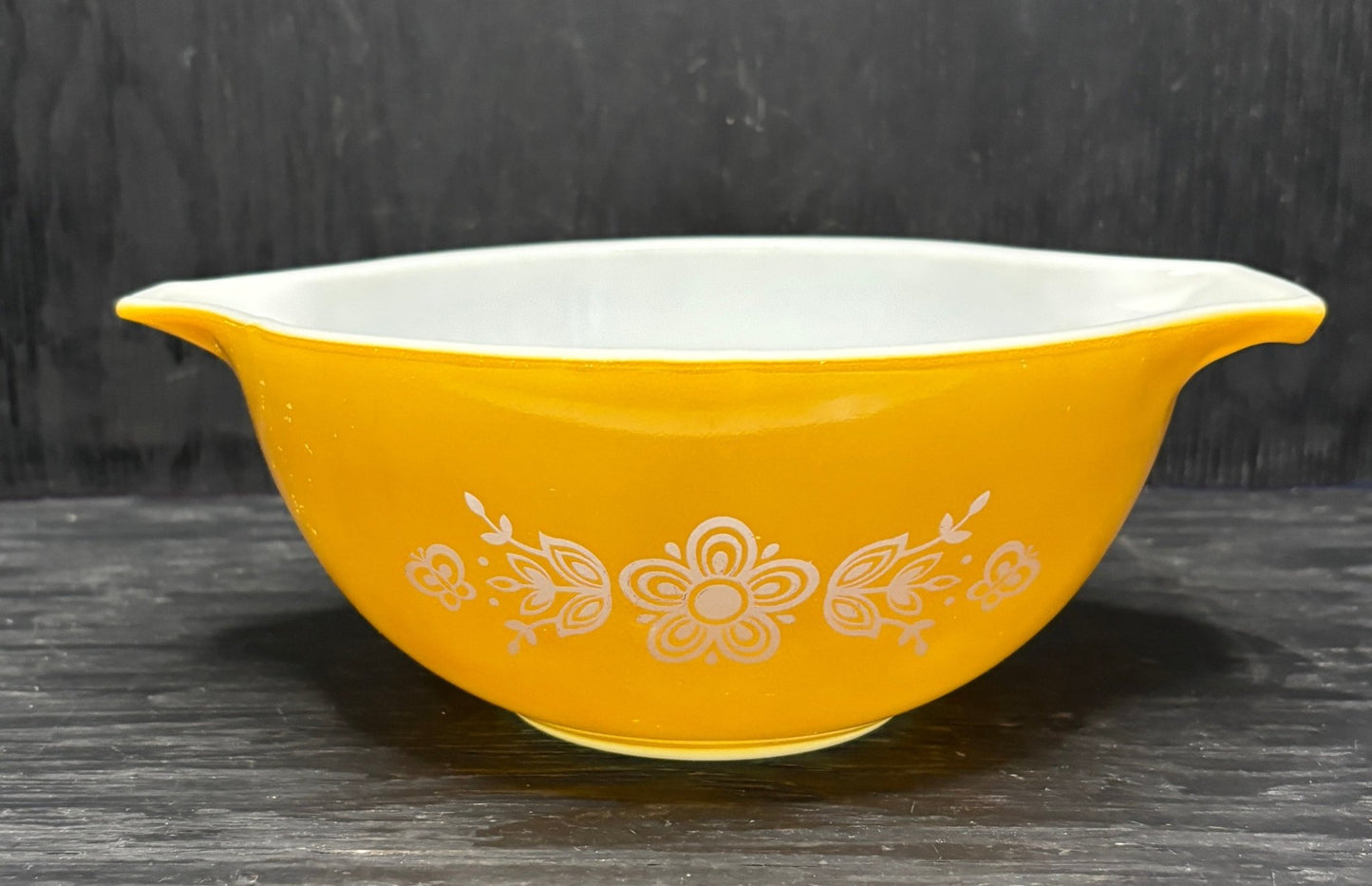 Pyrex Butterfly Gold 1.5 Quart Cinderella Mixing Bowl - HLJ at HomePyrex Butterfly Gold 1.5 Quart Cinderella Mixing BowlCinderellaPyrex