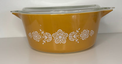 Pyrex Butterfly Gold 2.5 Quart Casserole Dish