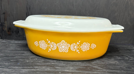 Pyrex Butterfly Gold 2.5 Quart Casserole Dish