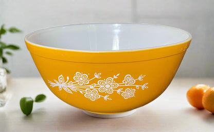 Pyrex Butterfly Gold 2.5 Quart Mixing Bowl