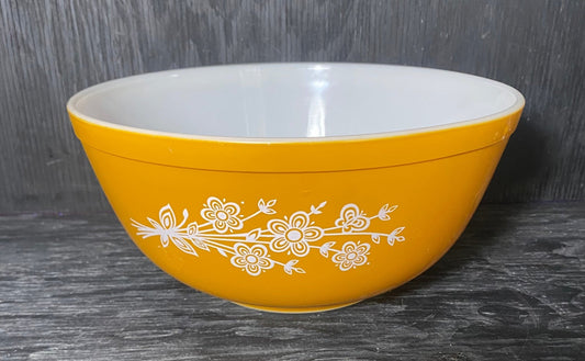 Pyrex Butterfly Gold Mixing Bowl 