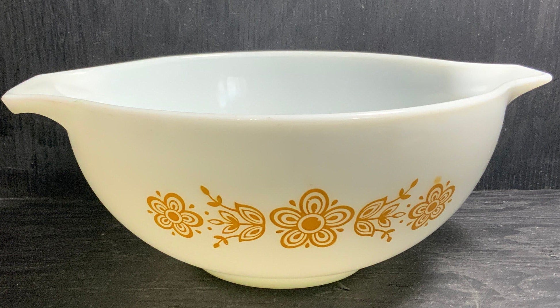 Pyrex Butterfly Gold #443 1.5 Quart Cinderella Mixing Bowl - HLJ at HomePyrex Butterfly Gold #443 1.5 Quart Cinderella Mixing BowlCinderellaPyrex