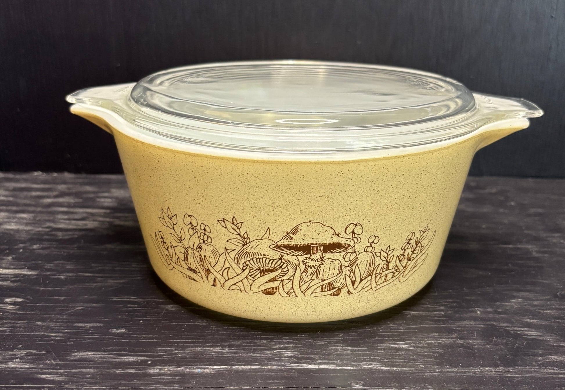 Pyrex Mushroom Design Round Casserole Dish