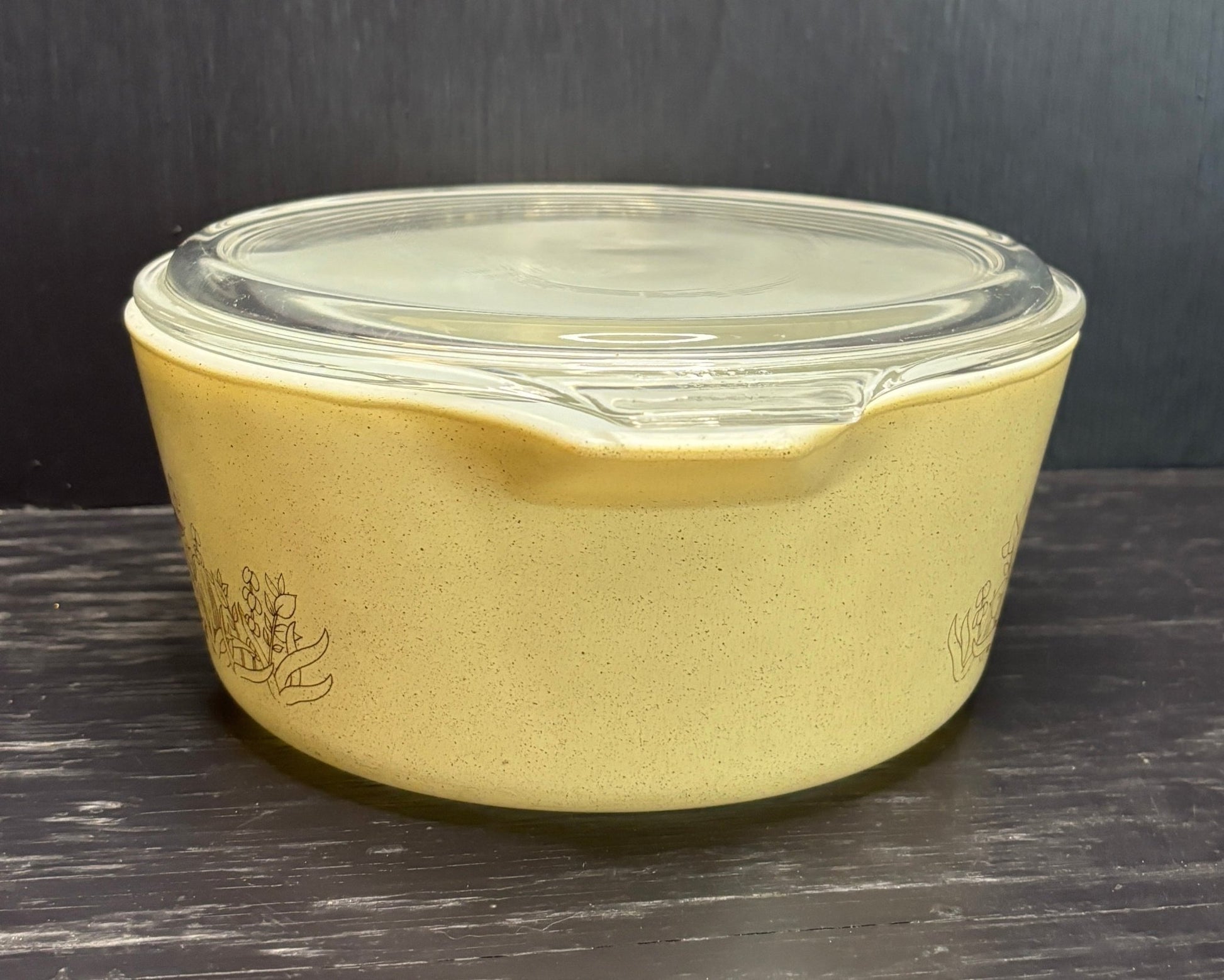 Pyrex Forest Fancies Mushroom Design 2.5 Liter Round Casserole Dish