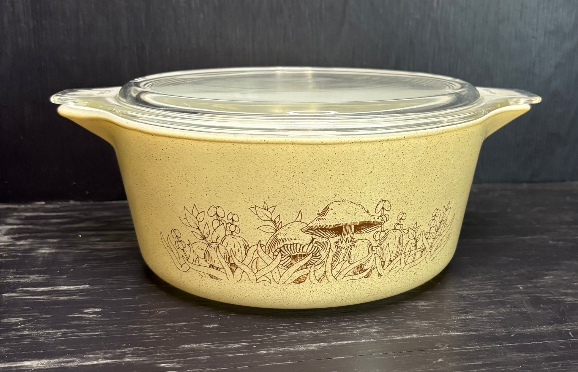 Pyrex Forest Fancies Mushroom Design 2.5 Liter Round Casserole Dish