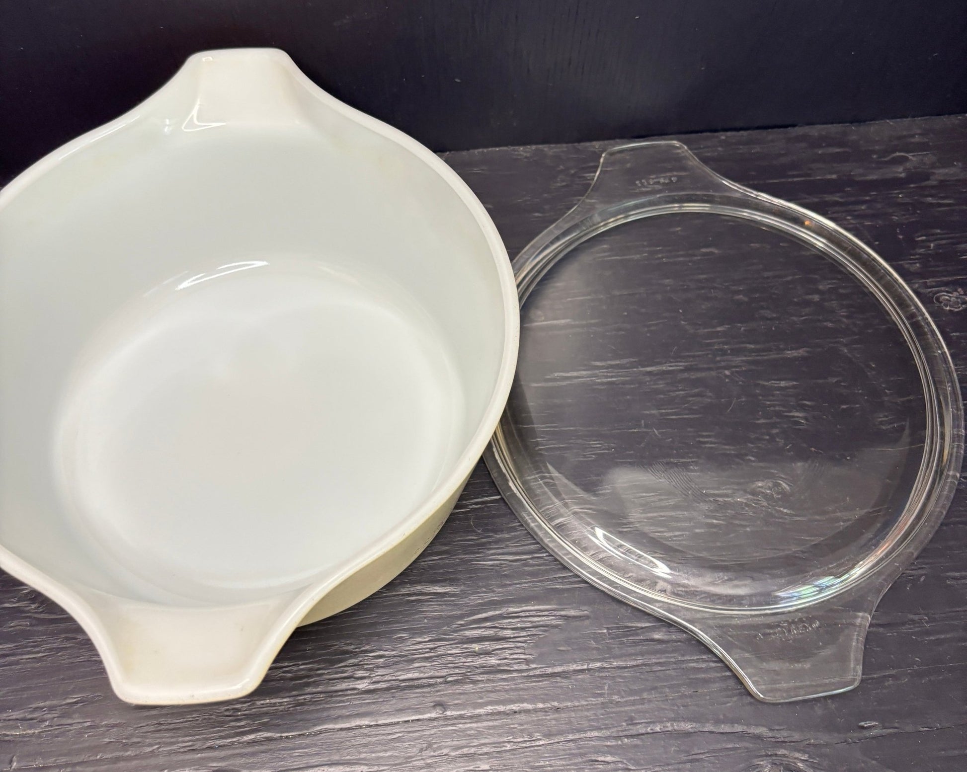 Pyrex Forest Fancies Mushroom Design 2.5 Liter Round Casserole Dish