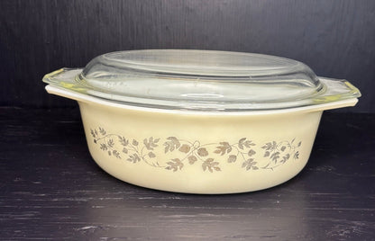 Pyrex Golden Acorn 1.5 Quart Oval Casserole Dish