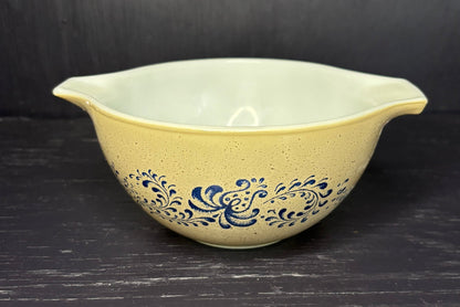 Pyrex Homestead 750ml Cinderella Mixing Bowl