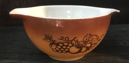 Pyrex Old Orchard 1.5 PT Cinderella Mixing Bowl 441
