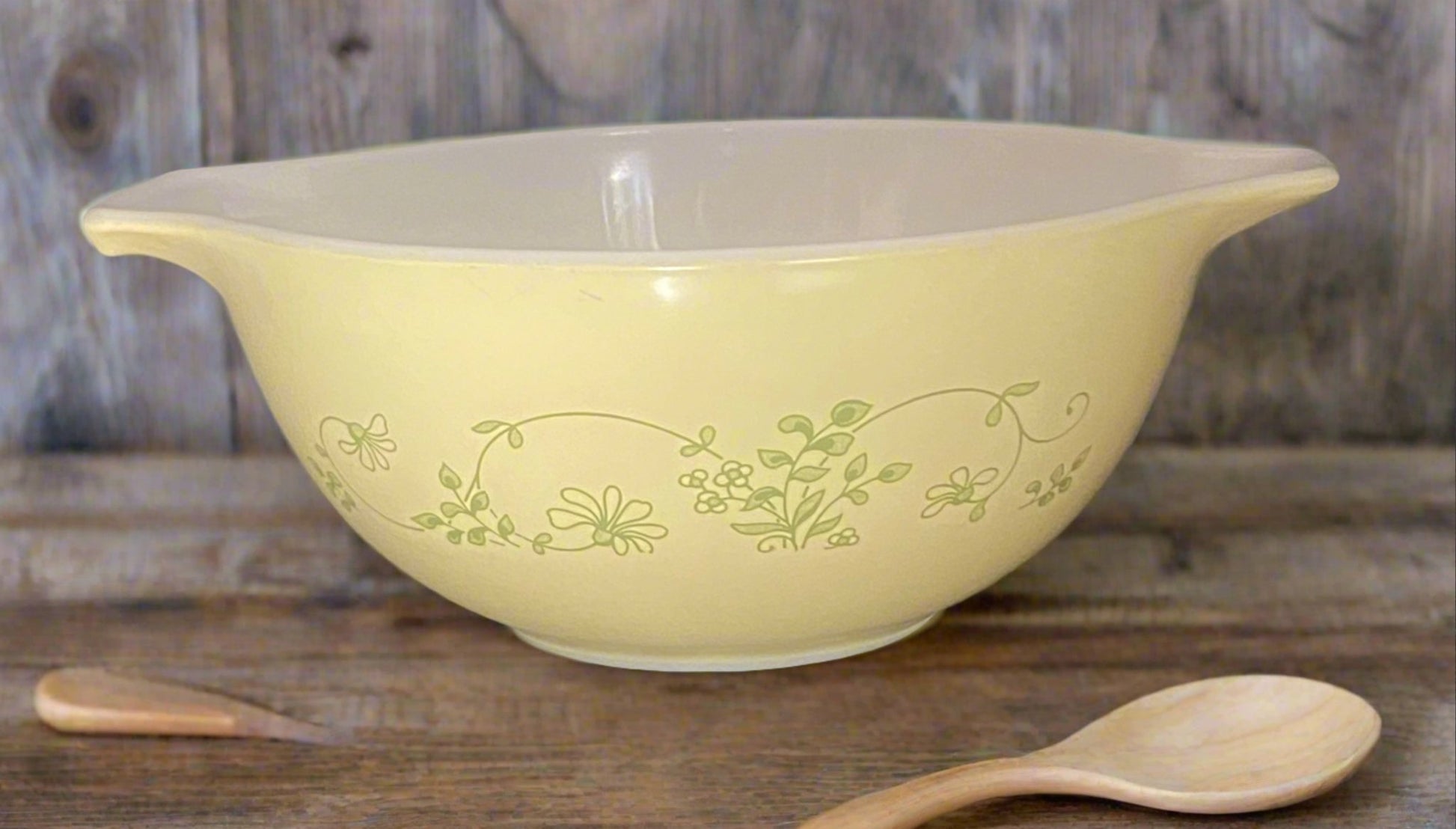 Pyrex Shenandoah 1.5 Quart Cinderella Mixing Bowl - HLJ at HomePyrex Shenandoah 1.5 Quart Cinderella Mixing BowlCinderellaPyrex