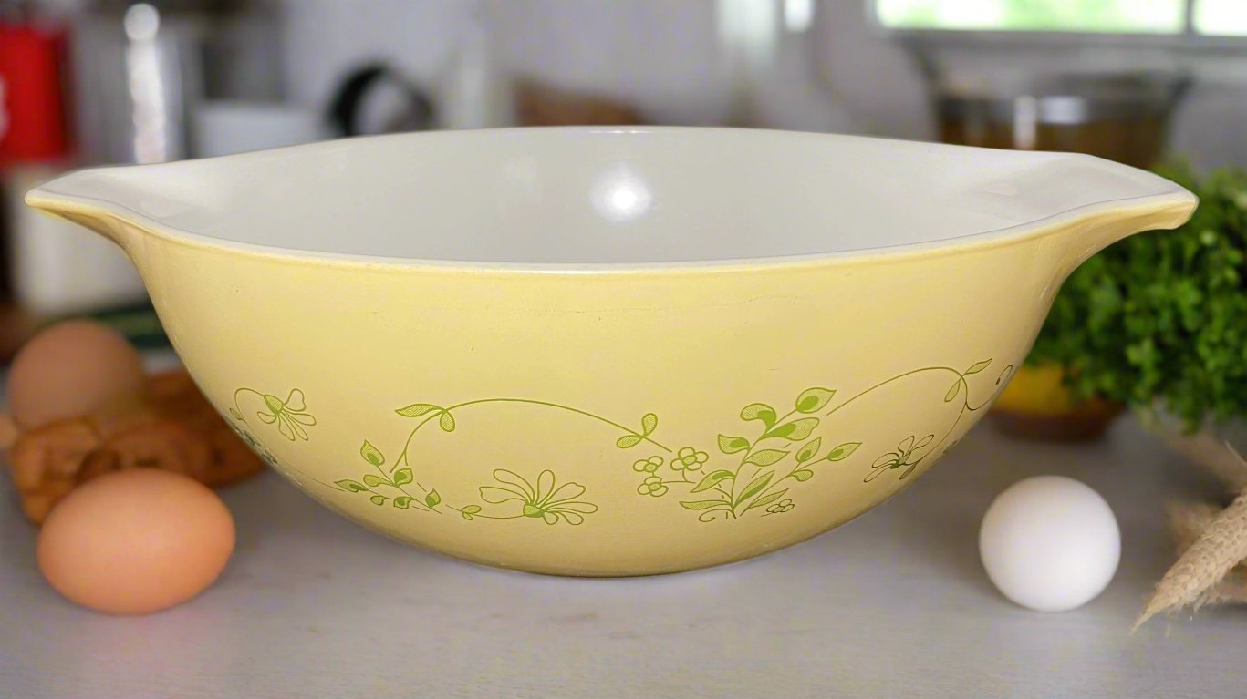 Pyrex Shenandoah 4 Quart Cinderella Mixing Bowl 444 - HLJ at HomePyrex Shenandoah 4 Quart Cinderella Mixing Bowl 444CinderellaPyrex