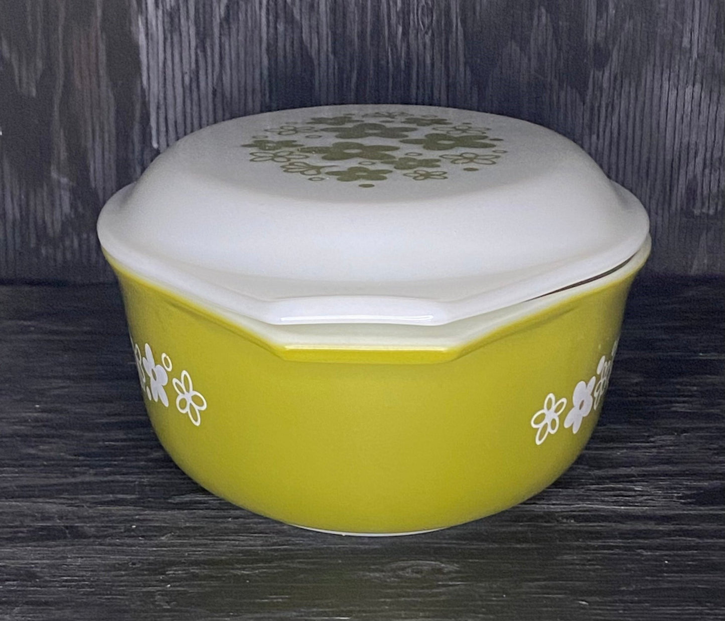 Pyrex Spring Blossom Crazy Daisy 1.5 Quart Casserole Dish - HLJ at HomePyrex Spring Blossom Crazy Daisy 1.5 Quart Casserole DishCasserole DishPyrex