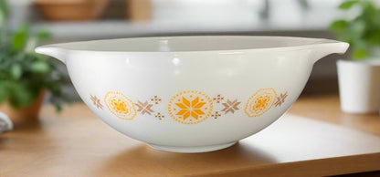 Pyrex Town and Country 4 Quart Cinderella Mixing Bowl