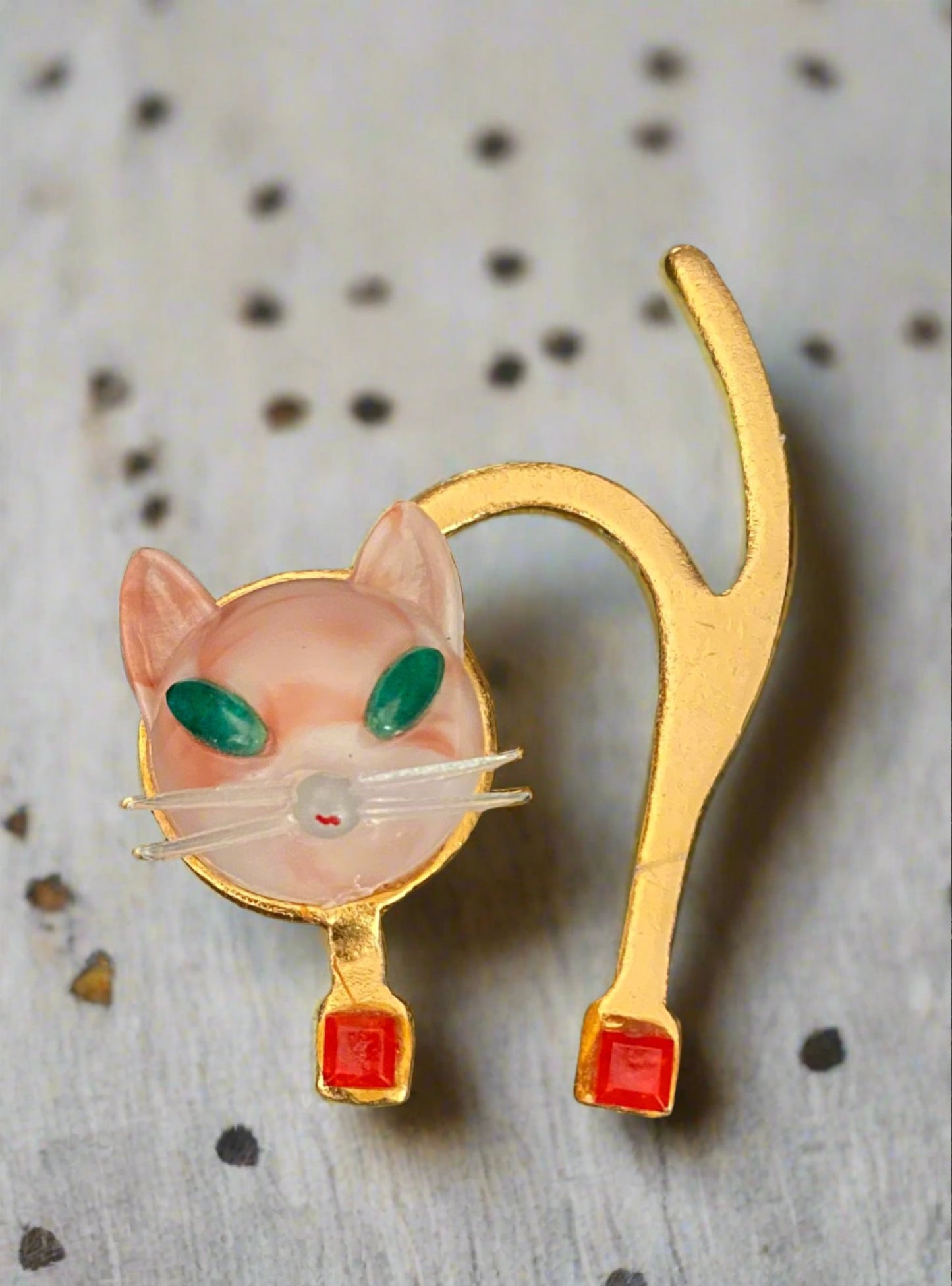 Rare Russian USSR Cat Pin Brooch - HLJ at HomeRare Russian USSR Cat Pin BroochGoldHLJ at Home