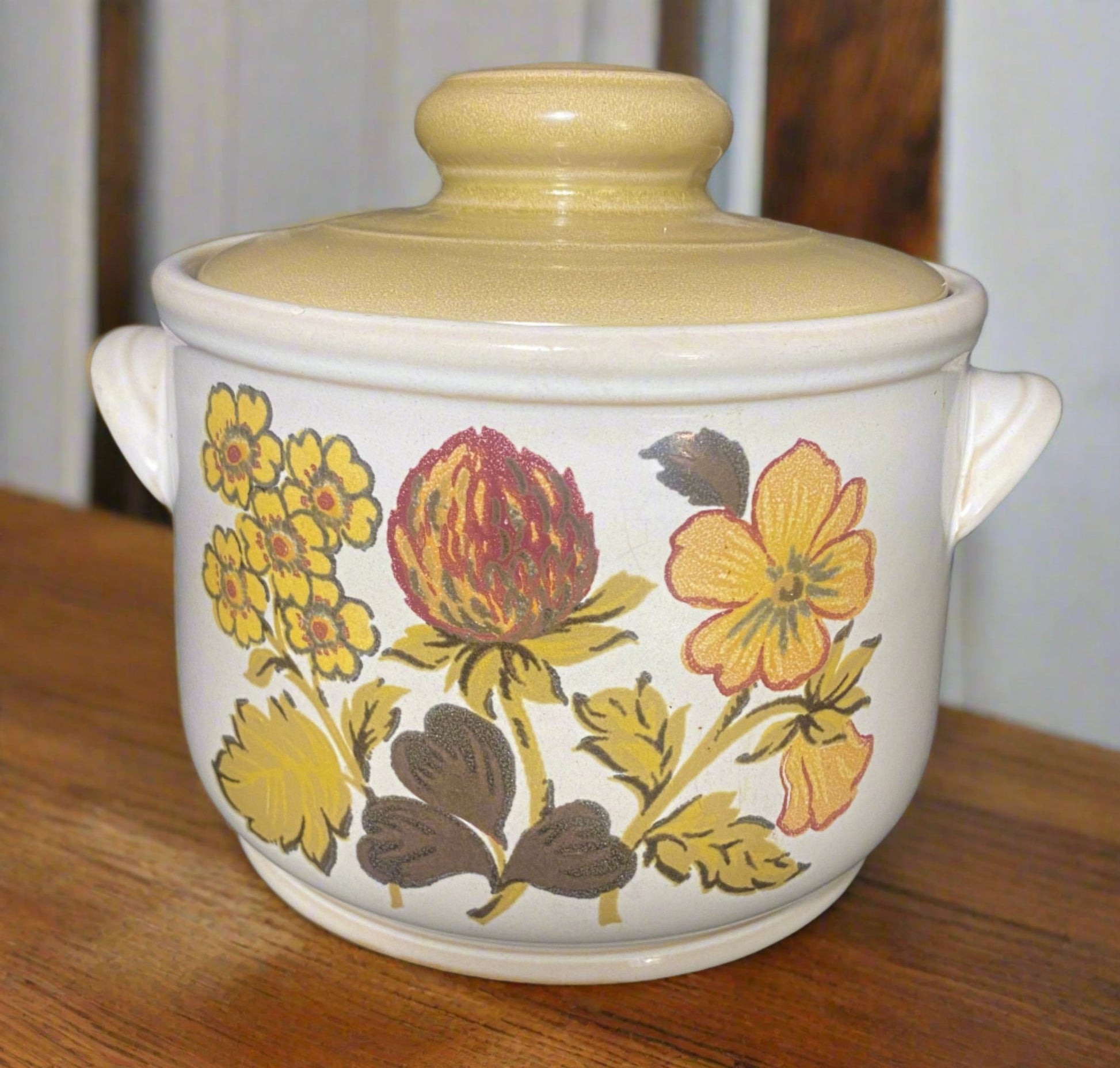 Sadler Clover Covered Bean Pot - HLJ at HomeSadler Clover Covered Bean PotBean Potsadler