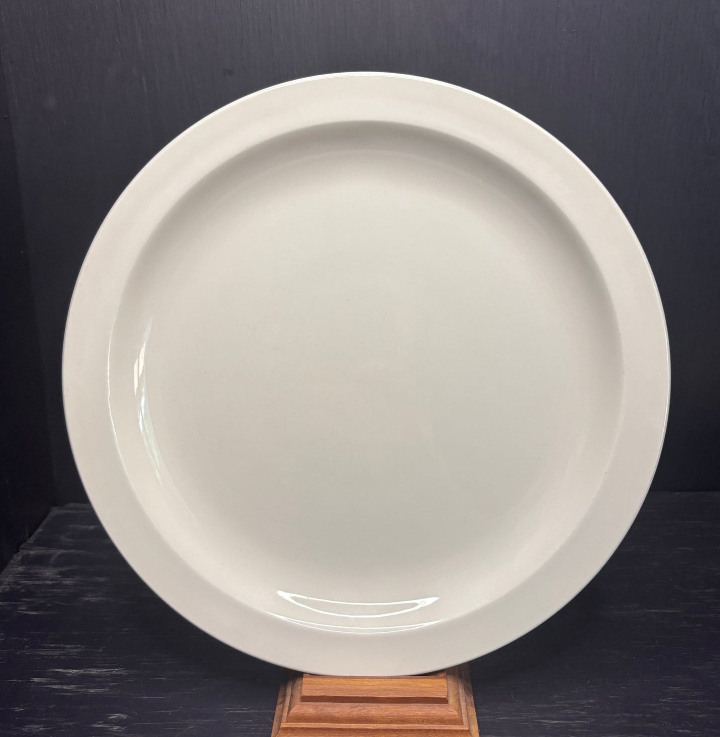 Stonehenge Midwinter White Dinner Plates