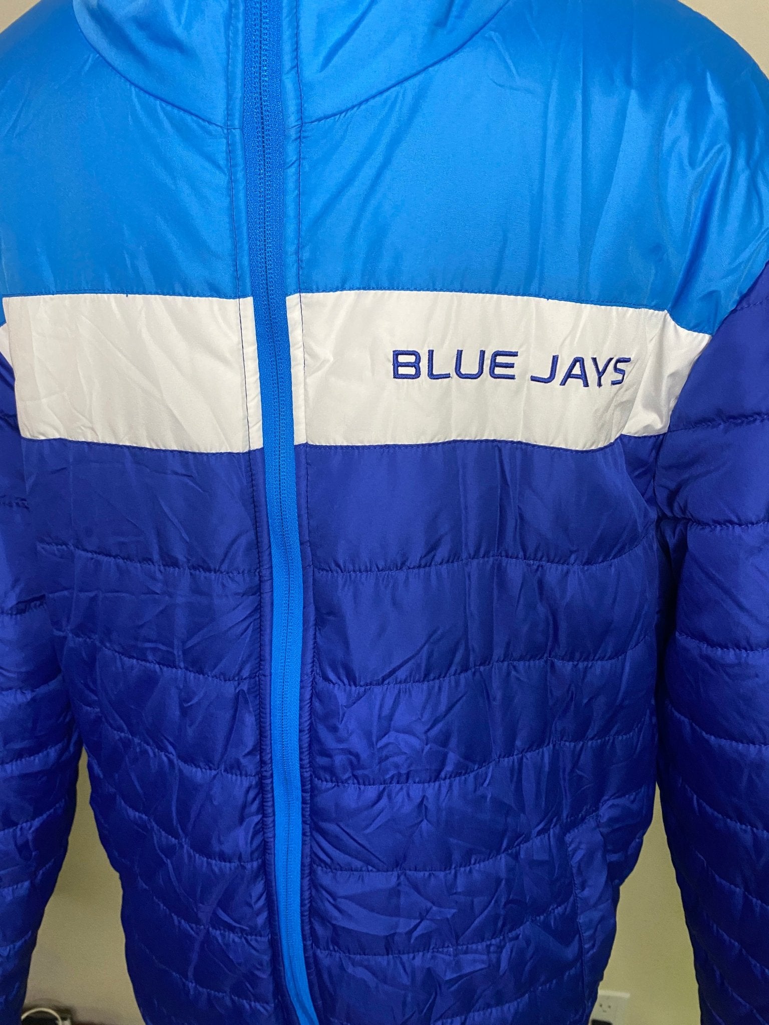 Toronto Blue Jays Cooperstown Collection Puffer Jacket Adult XL - HLJ at HomeToronto Blue Jays Cooperstown Collection Puffer Jacket Adult XLPuffer JacketG - III