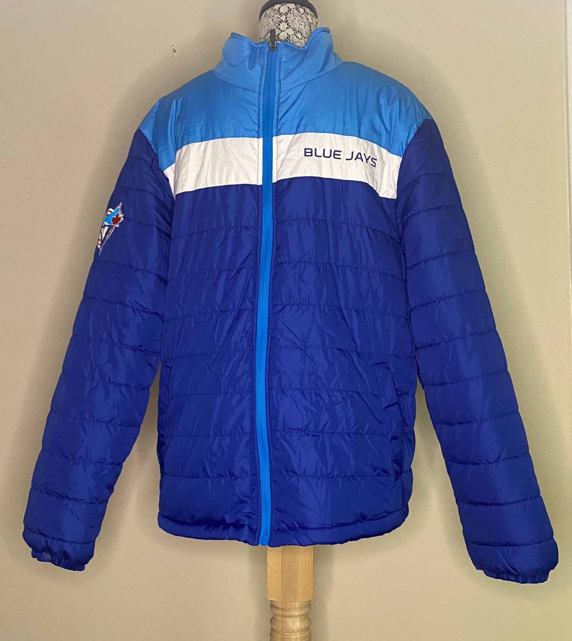 Toronto Blue Jays Cooperstown Collection Puffer Jacket Adult XL - HLJ at HomeToronto Blue Jays Cooperstown Collection Puffer Jacket Adult XLPuffer JacketG - III