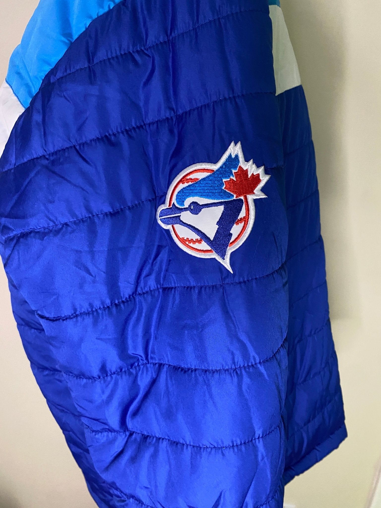 Toronto Blue Jays Cooperstown Collection Puffer Jacket Adult XL - HLJ at HomeToronto Blue Jays Cooperstown Collection Puffer Jacket Adult XLPuffer JacketG - III