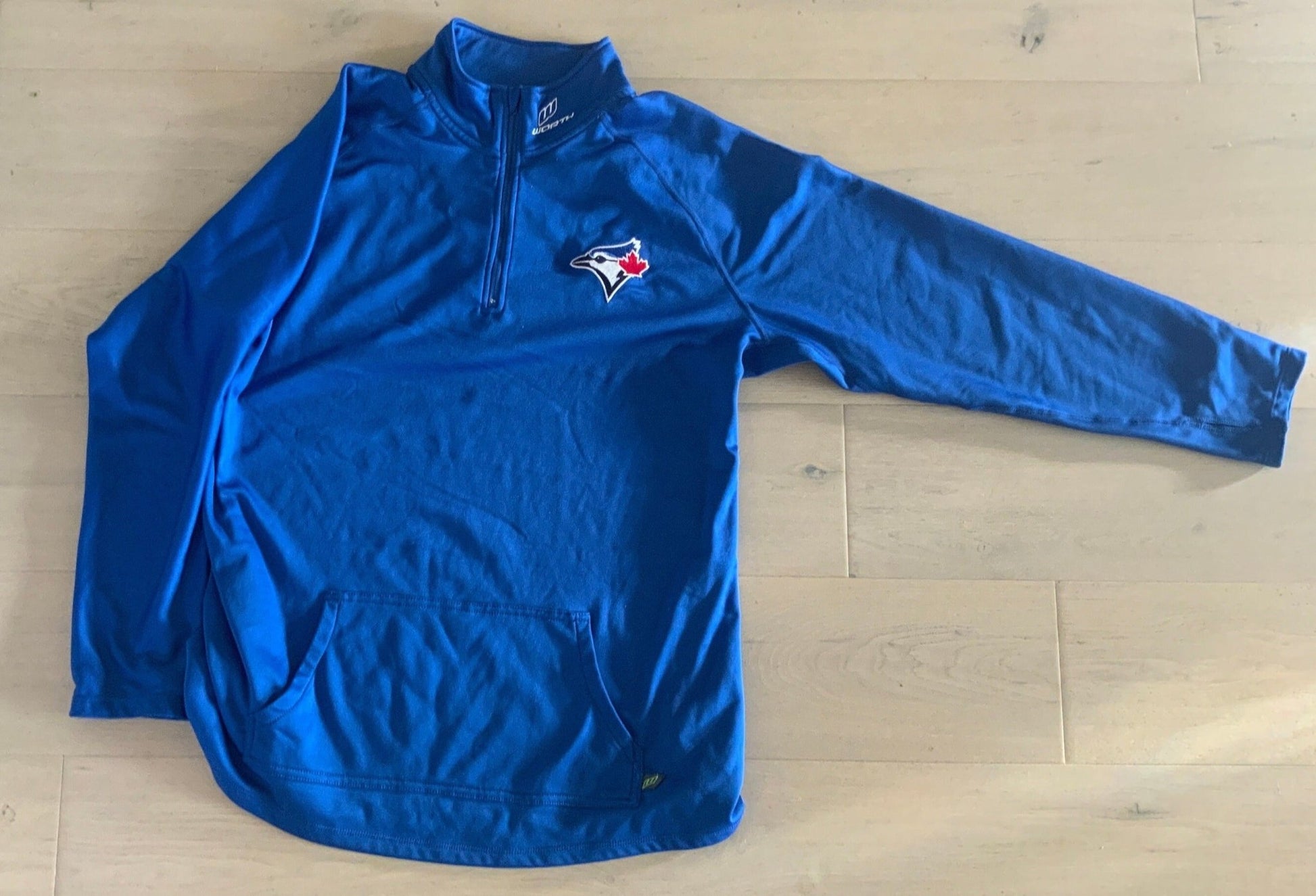 Toronto Blue Jays Worth 1/4 Zip Sweatshirt Men’s Large - HLJ at HomeToronto Blue Jays Worth 1/4 Zip Sweatshirt Men’s LargeSweatshirtWorth