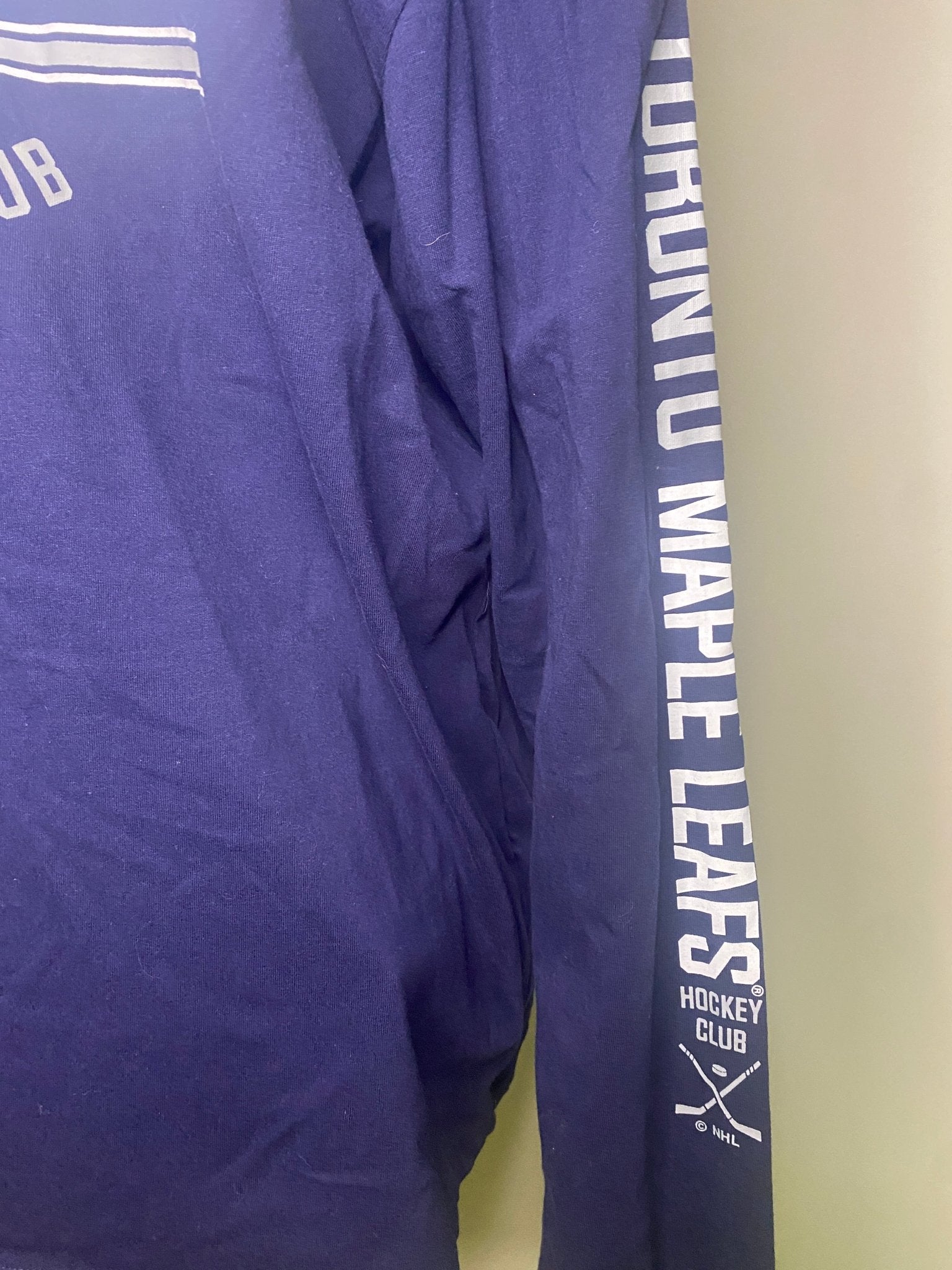 Toronto Maple Leafs Graphic Long Sleeve T Shirt Adult XL - HLJ at HomeToronto Maple Leafs Graphic Long Sleeve T Shirt Adult XLHockeyToronto Maple Leafs