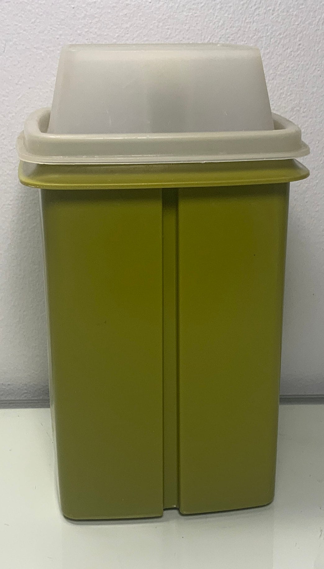 Tupperware Pickle Saver Container - HLJ at HomeTupperware Pickle Saver ContainerTupperware