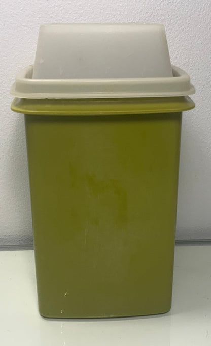Tupperware Pickle Saver Container - HLJ at HomeTupperware Pickle Saver ContainerTupperware